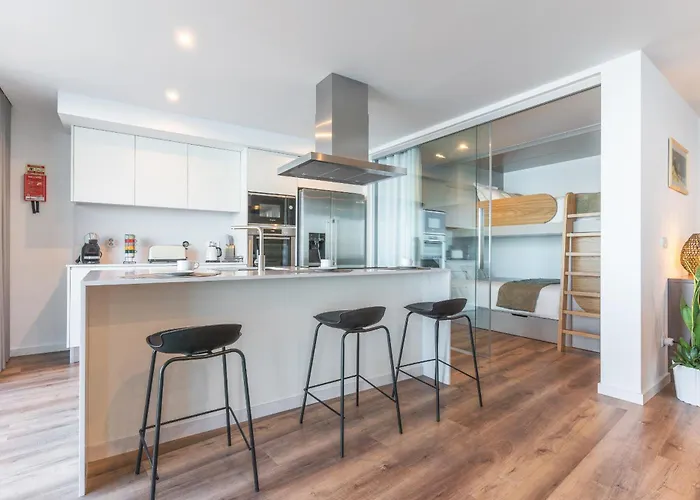 Big Cliff - Ocean View By Ah *