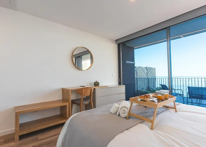 Big Cliff - Ocean View By Ah